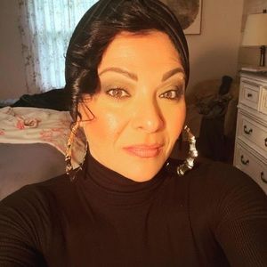 Meet your Posher, Frances